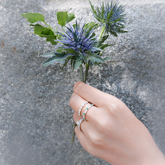 イサロイ「2連タイプのエタニティリング」コーディネート